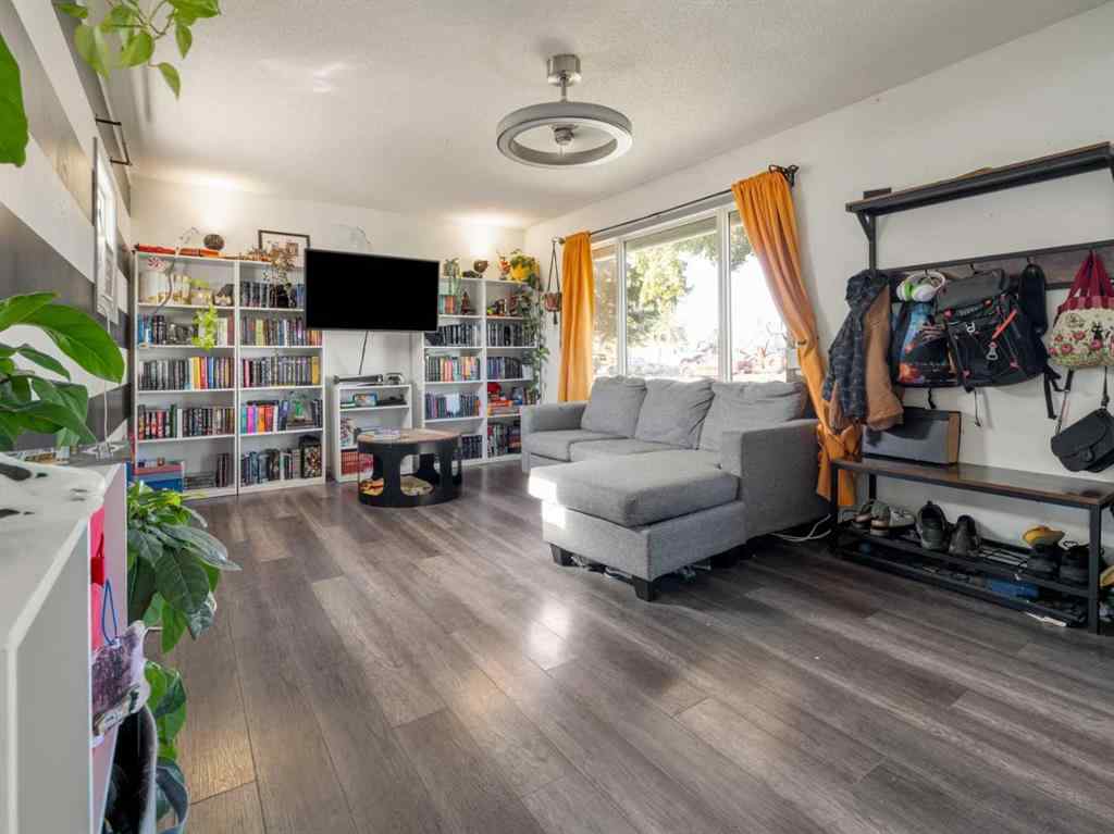MLS® A2252177 - 5209 1 Street  in NONE Coalhurst, Residential