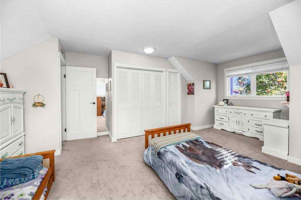MLS® A2252182 - 33 FAIRWAY Drive  in Fairway Heights Lacombe, Residential