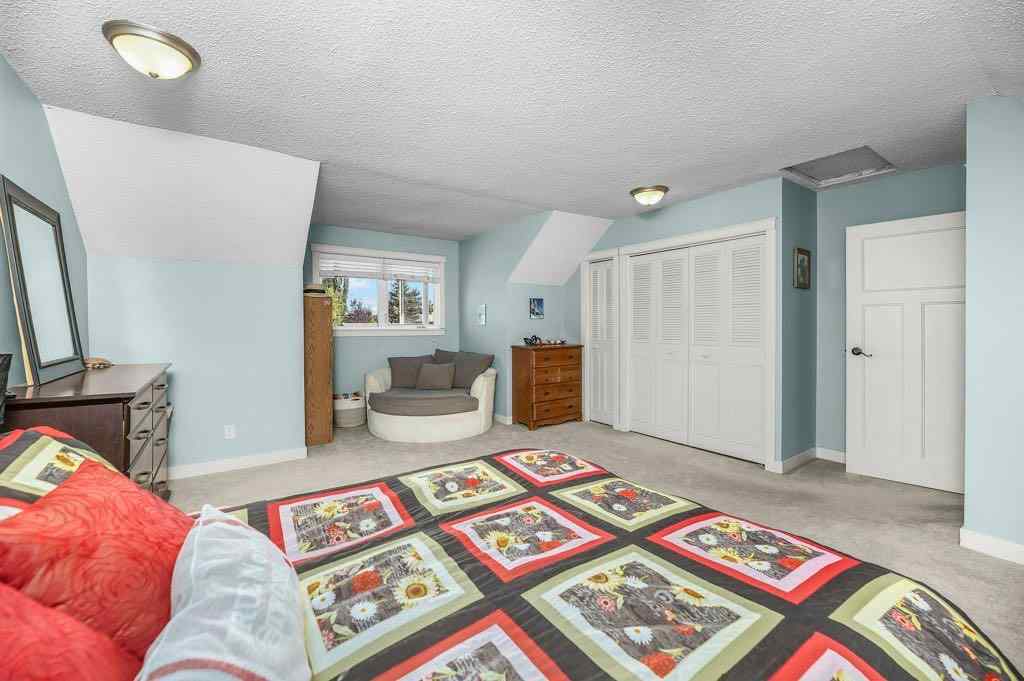 MLS® A2252182 - 33 FAIRWAY Drive  in Fairway Heights Lacombe, Residential