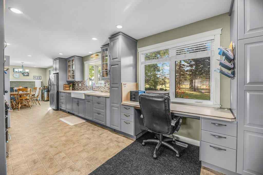MLS® A2252182 - 33 FAIRWAY Drive  in Fairway Heights Lacombe, Residential