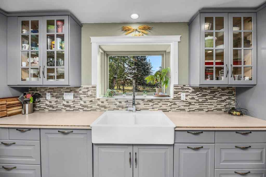 MLS® A2252182 - 33 FAIRWAY Drive  in Fairway Heights Lacombe, Residential