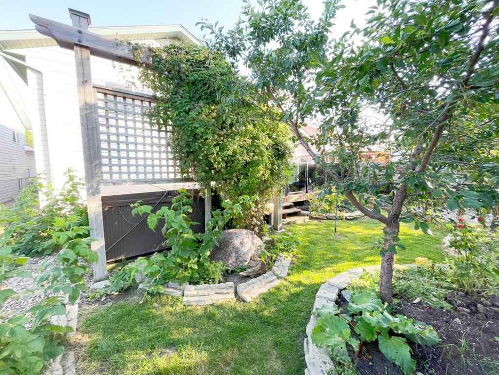 MLS® A2252184 - 345 Red Crow Boulevard W in Indian Battle Heights Lethbridge, Residential