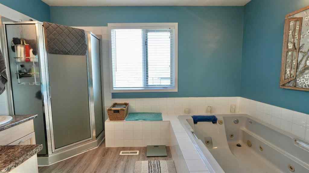 MLS® A2252200 - 10325 83 Street  in Saddleback Ridge Peace River, Residential
