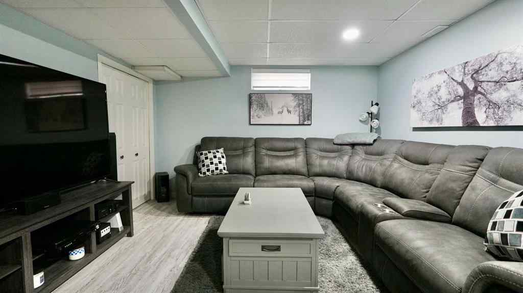 MLS® A2252200 - 10325 83 Street  in Saddleback Ridge Peace River, Residential