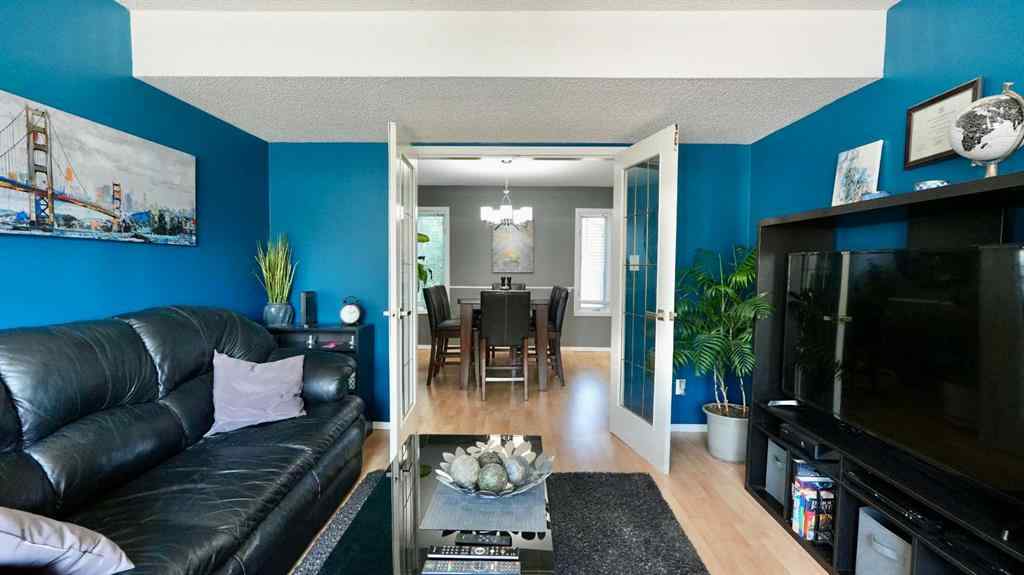 MLS® A2252200 - 10325 83 Street  in Saddleback Ridge Peace River, Residential