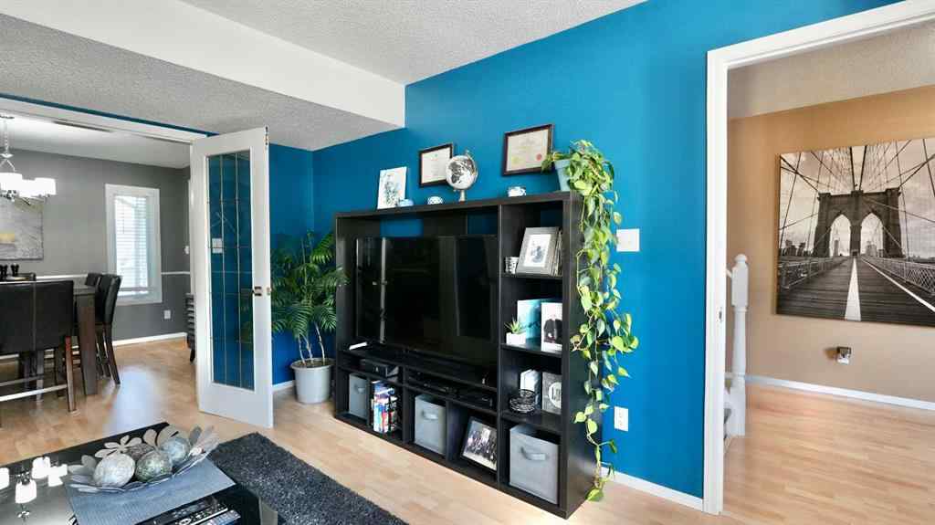 MLS® A2252200 - 10325 83 Street  in Saddleback Ridge Peace River, Residential