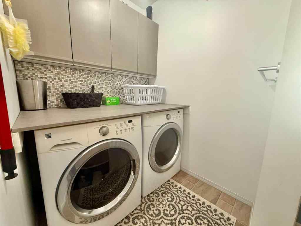 MLS® A2252200 - 10325 83 Street  in Saddleback Ridge Peace River, Residential