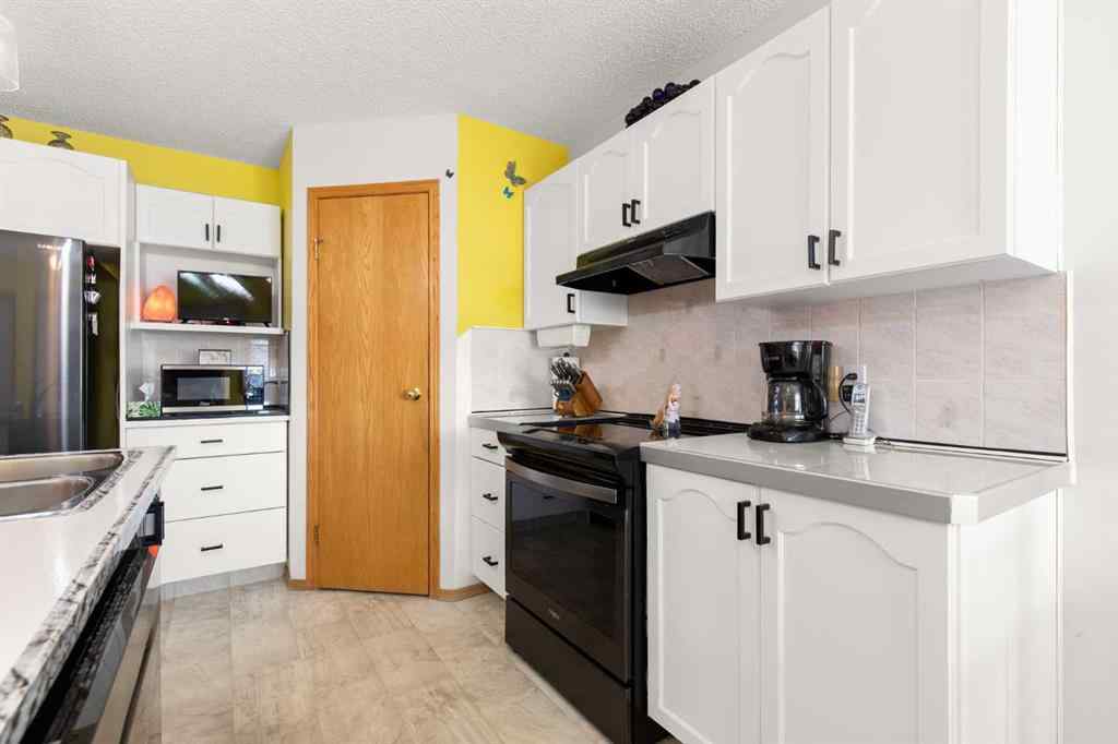 MLS® A2252202 - Unit #308 165 South Ridge Drive SE in SE Southridge Medicine Hat, Residential