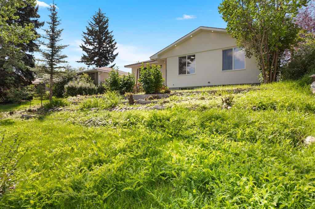 MLS® A2252208 - 3419 19 Street NW in Charleswood Calgary, Residential