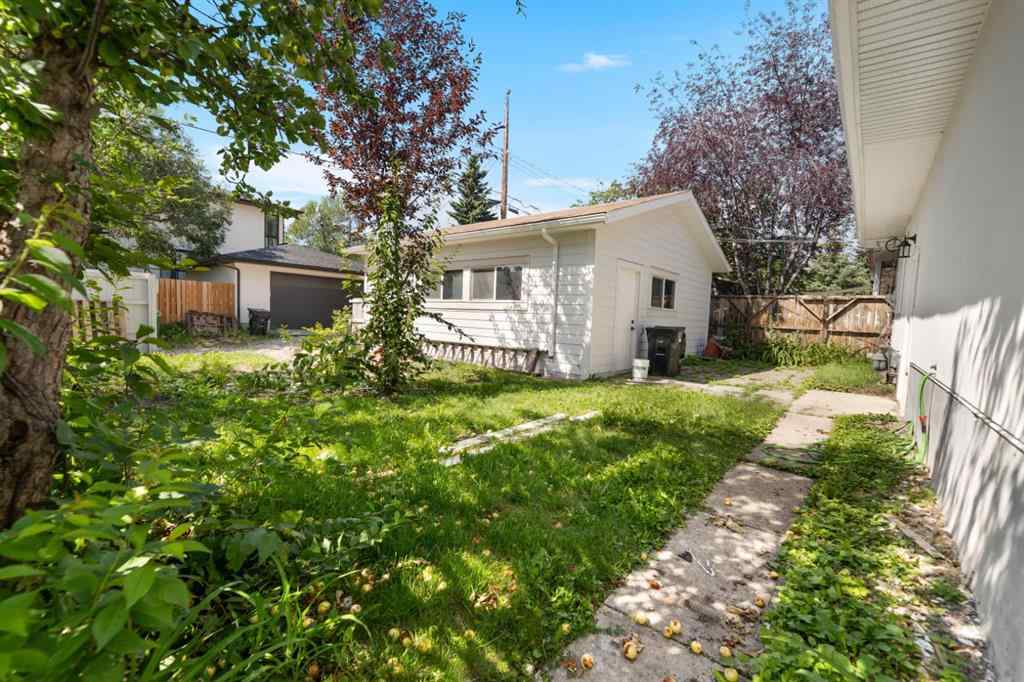 MLS® A2252208 - 3419 19 Street NW in Charleswood Calgary, Residential