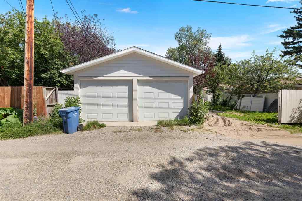 MLS® A2252208 - 3419 19 Street NW in Charleswood Calgary, Residential