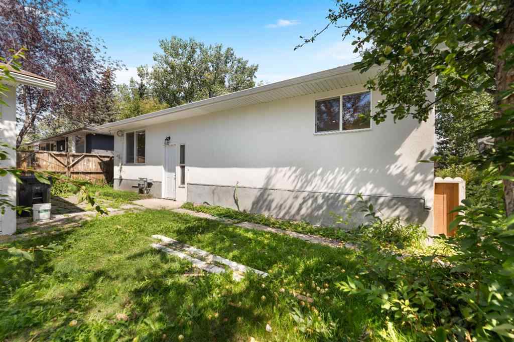 MLS® A2252208 - 3419 19 Street NW in Charleswood Calgary, Residential