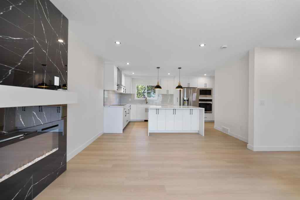 MLS® A2252208 - 3419 19 Street NW in Charleswood Calgary, Residential