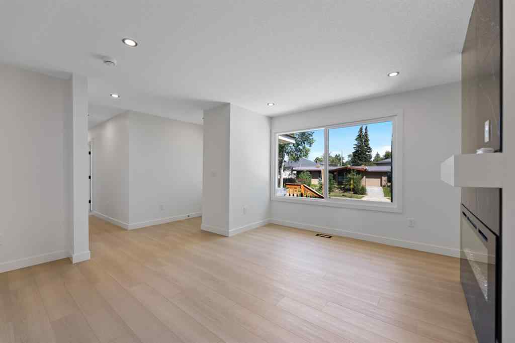 MLS® A2252208 - 3419 19 Street NW in Charleswood Calgary, Residential