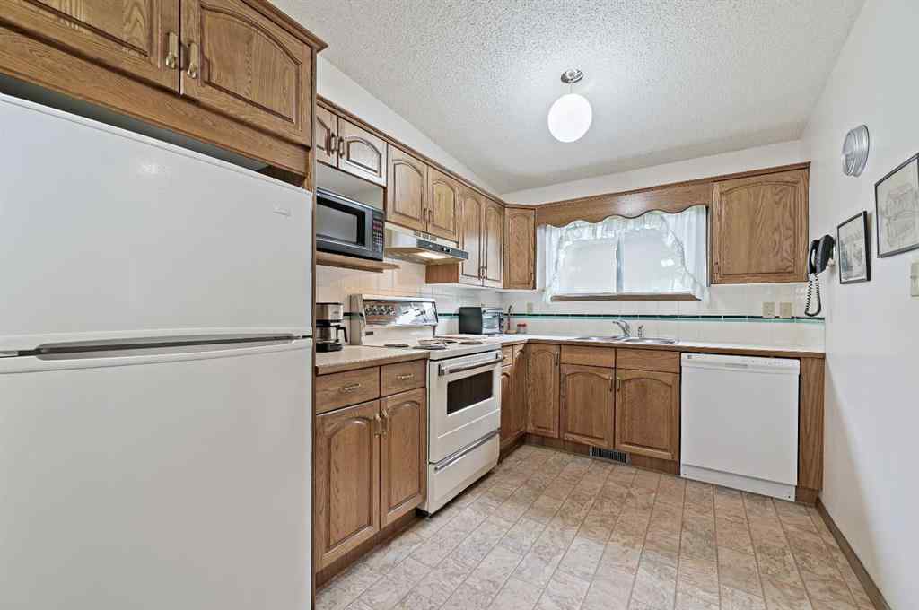 MLS® A2252209 - 2528 17A Street NW in Capitol Hill Calgary, Residential