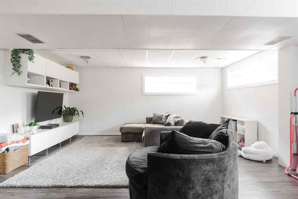 MLS® A2252213 - 213 Ermine Crescent  in Thickwood Fort McMurray, Residential