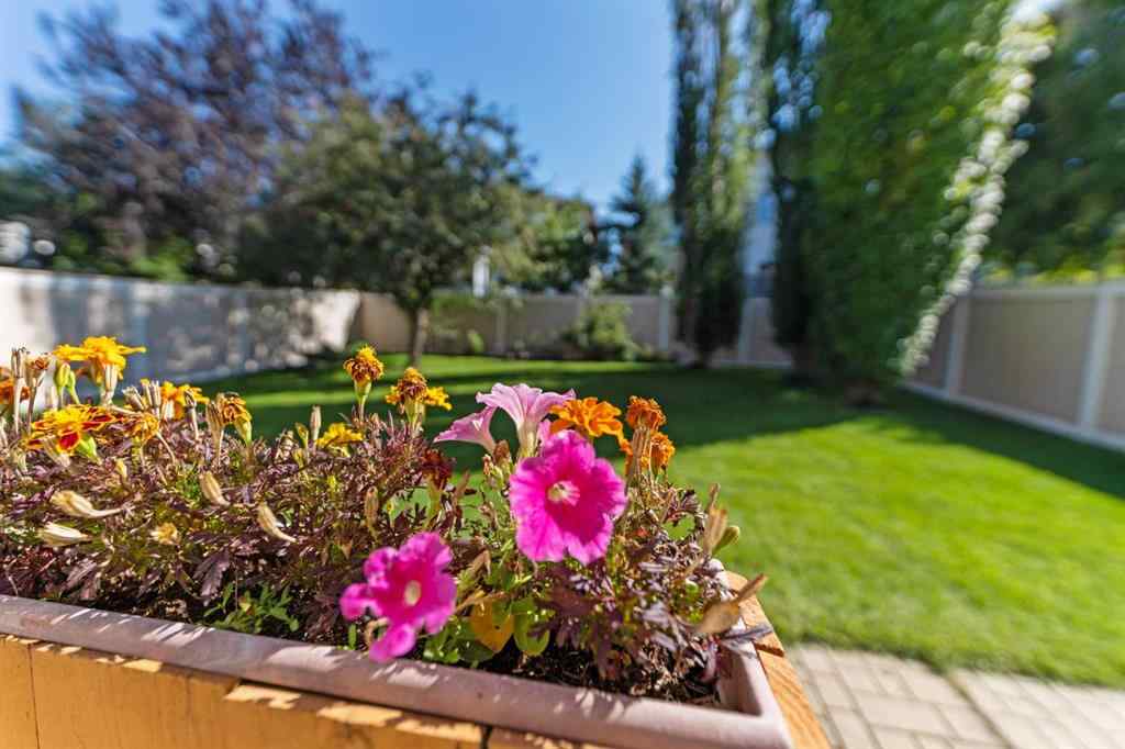 MLS® A2252217 - 228 Douglas Ridge Close SE in Douglasdale/Glen Calgary, Residential