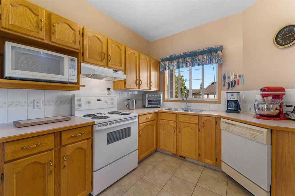 MLS® A2252217 - 228 Douglas Ridge Close SE in Douglasdale/Glen Calgary, Residential