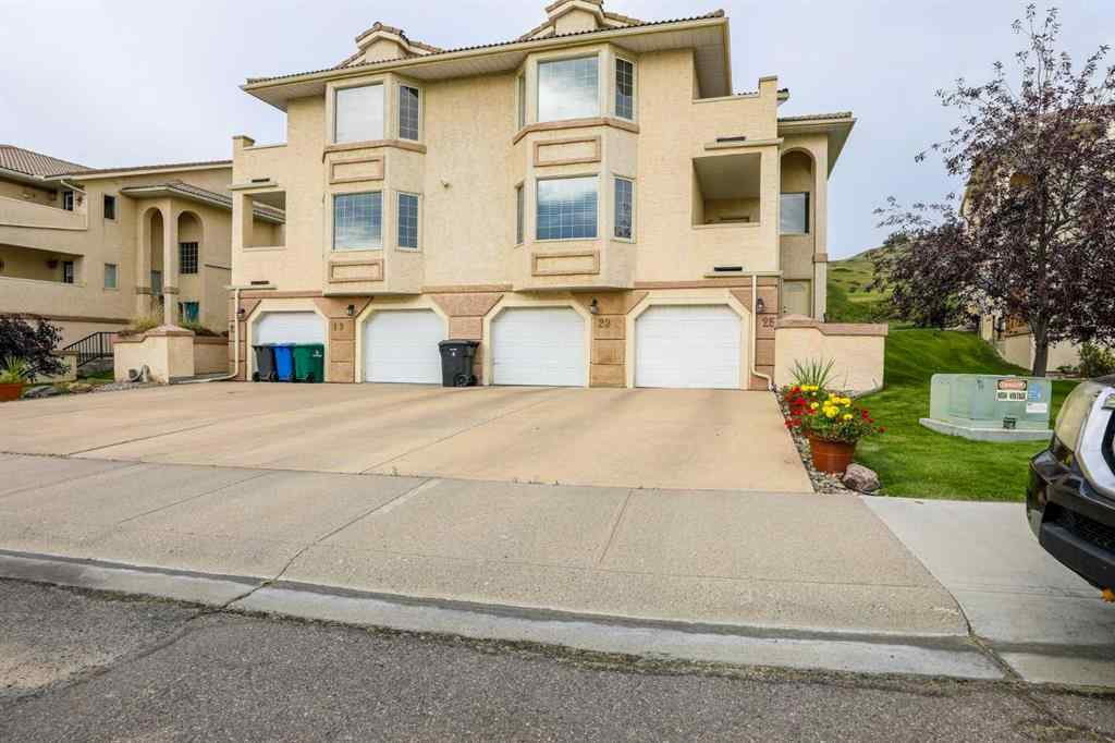 MLS® A2252225 - 25 Canyon Court W in Paradise Canyon Lethbridge, Residential