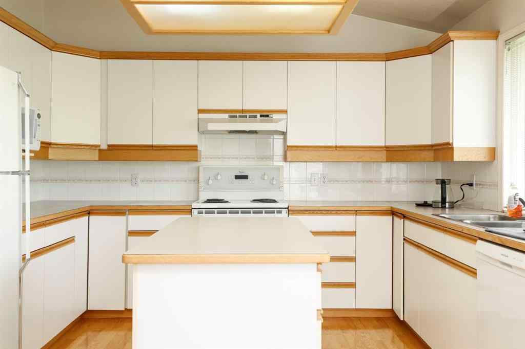 MLS® A2252225 - 25 Canyon Court W in Paradise Canyon Lethbridge, Residential