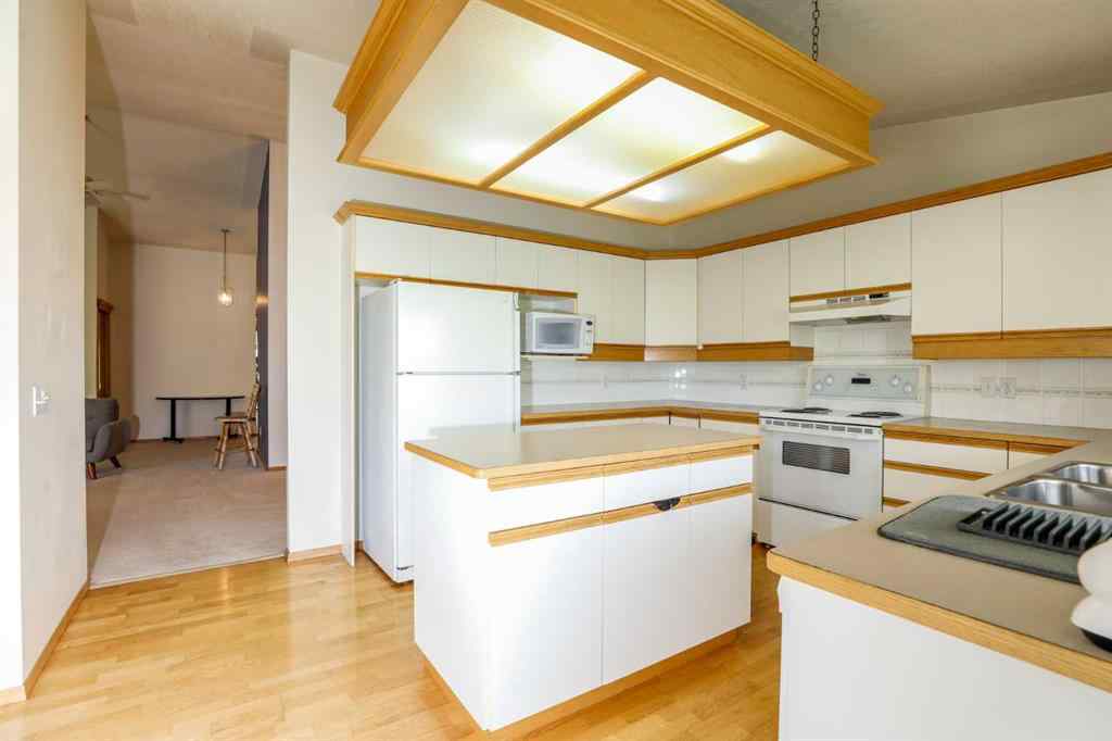 MLS® A2252225 - 25 Canyon Court W in Paradise Canyon Lethbridge, Residential