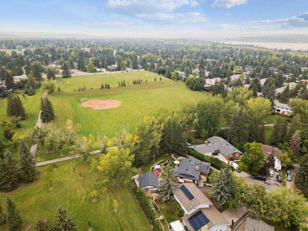 MLS® A2252232 - 318 Oakhill Place SW in Oakridge Calgary, Residential