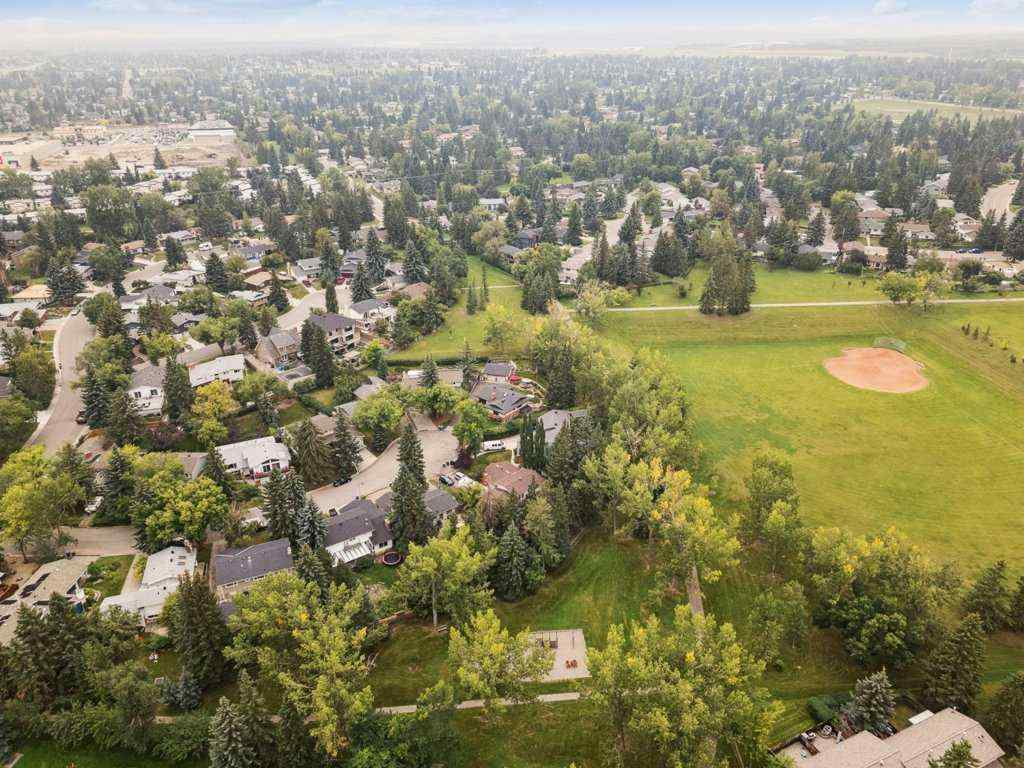 MLS® A2252232 - 318 Oakhill Place SW in Oakridge Calgary, Residential