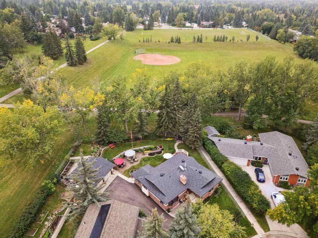 MLS® A2252232 - 318 Oakhill Place SW in Oakridge Calgary, Residential