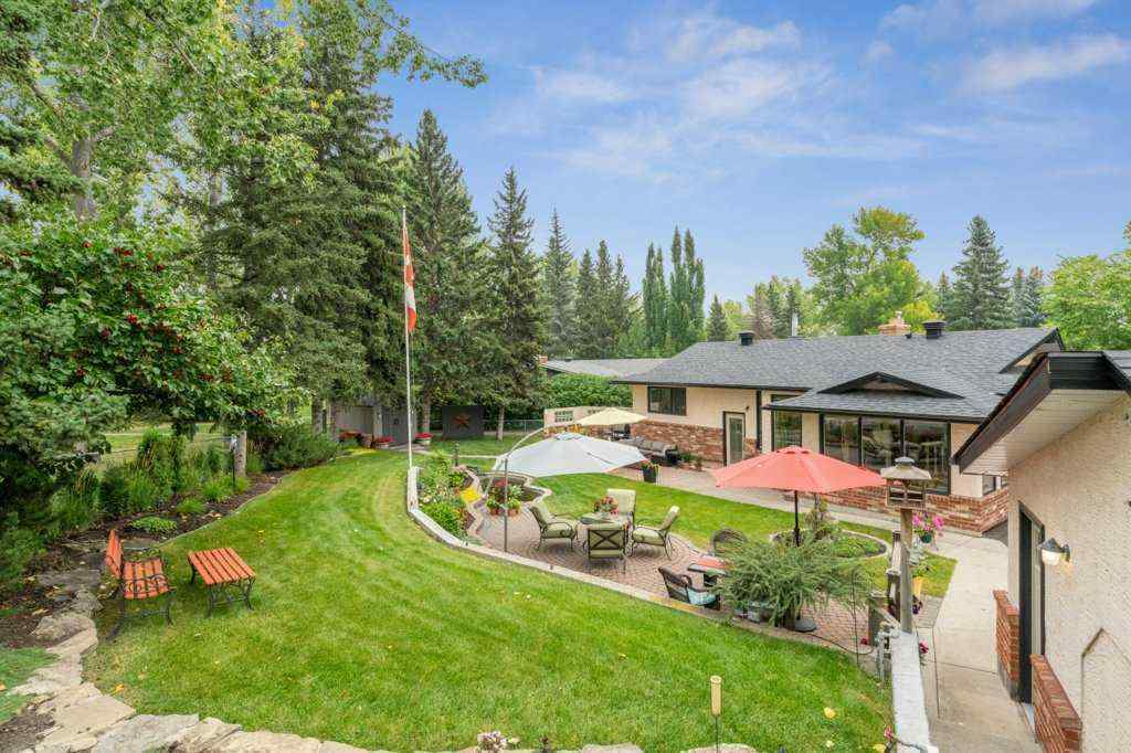 MLS® A2252232 - 318 Oakhill Place SW in Oakridge Calgary, Residential