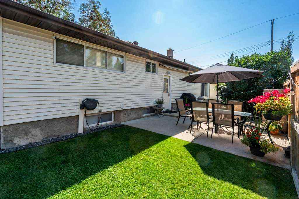 MLS® A2252248 - 2603 38 Street SW in Glendale Calgary, Residential