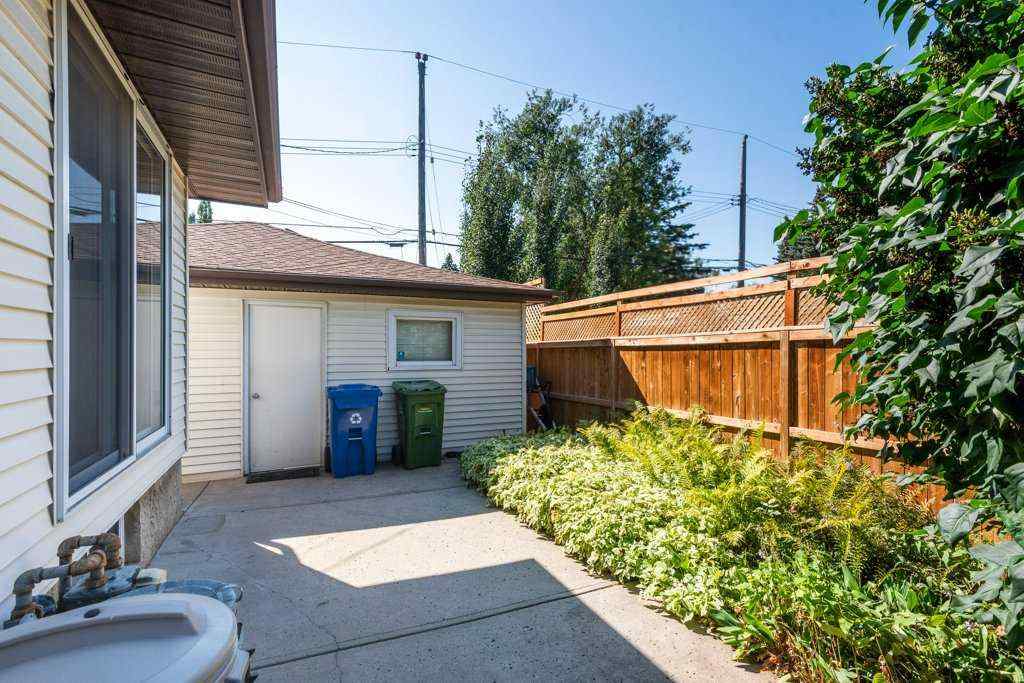 MLS® A2252248 - 2603 38 Street SW in Glendale Calgary, Residential