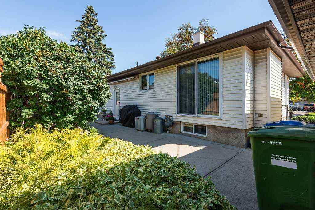 MLS® A2252248 - 2603 38 Street SW in Glendale Calgary, Residential