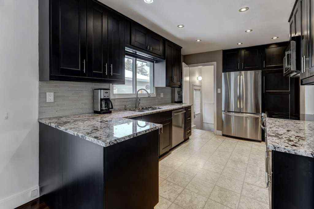 MLS® A2252248 - 2603 38 Street SW in Glendale Calgary, Residential
