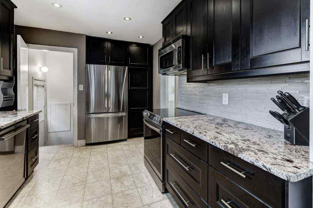 MLS® A2252248 - 2603 38 Street SW in Glendale Calgary, Residential