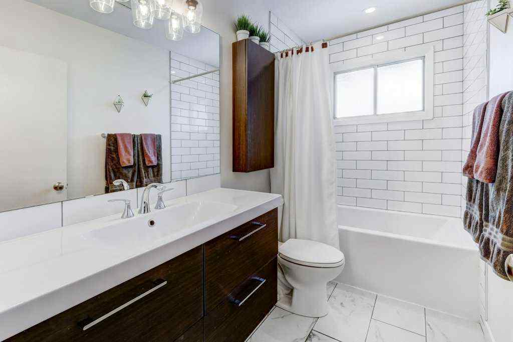 MLS® A2252248 - 2603 38 Street SW in Glendale Calgary, Residential