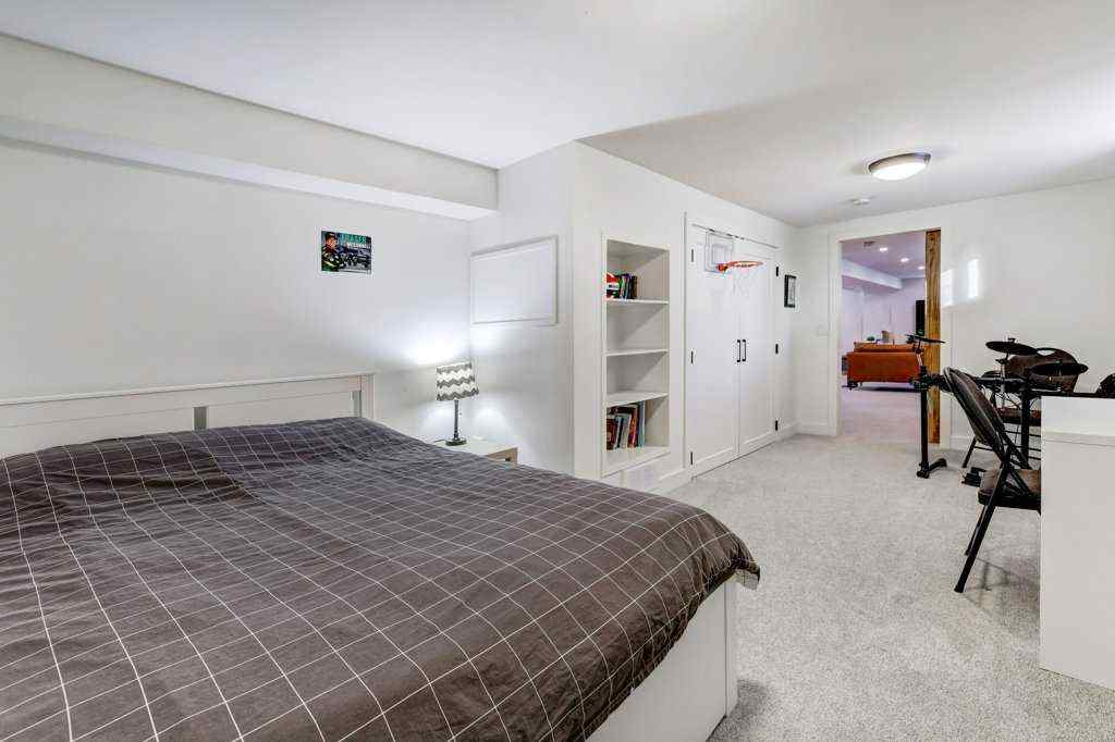 MLS® A2252248 - 2603 38 Street SW in Glendale Calgary, Residential