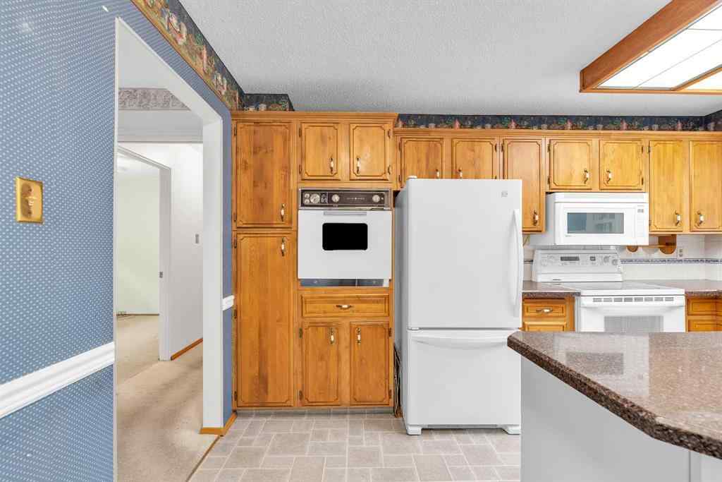 MLS® A2252251 - 10732 Maplebend Drive SE in Maple Ridge Calgary, Residential