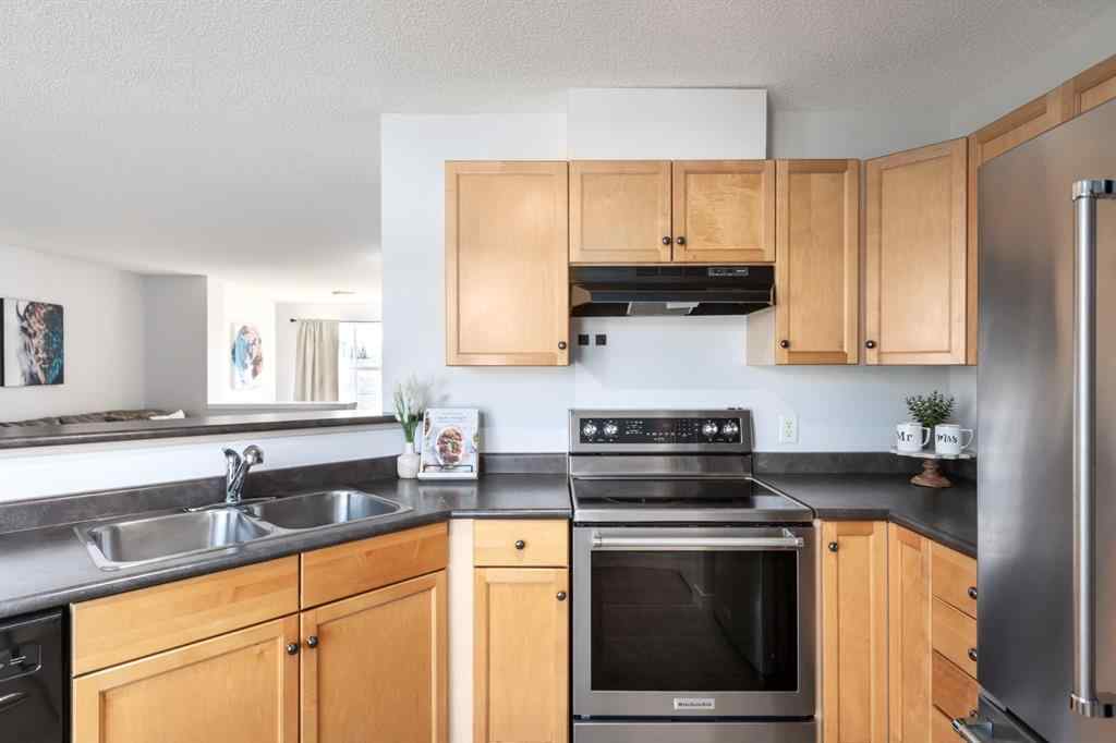 MLS® A2252253 - 75 Mckenzie Towne Gate SE in McKenzie Towne Calgary, Residential