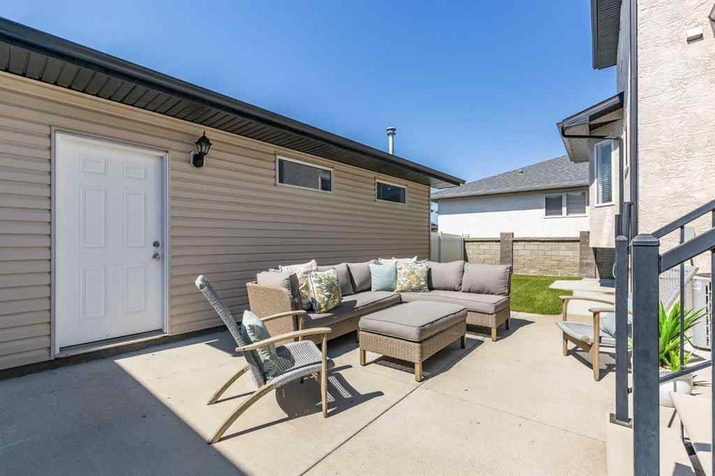 MLS® A2252271 - 129 Sunrise Road SW in SW Southridge Medicine Hat, Residential