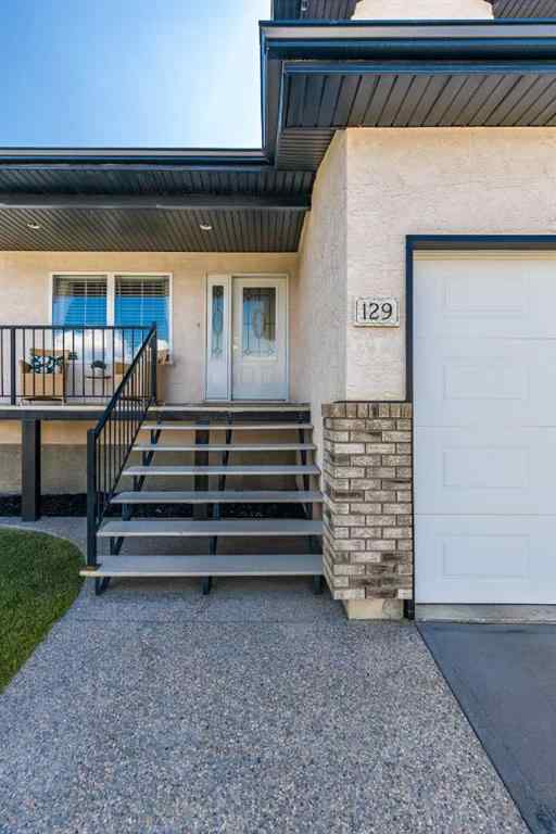 MLS® A2252271 - 129 Sunrise Road SW in SW Southridge Medicine Hat, Residential