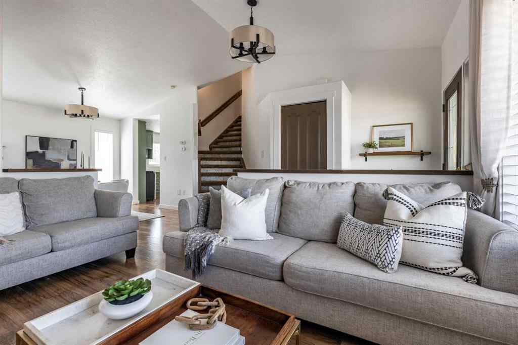 MLS® A2252271 - 129 Sunrise Road SW in SW Southridge Medicine Hat, Residential