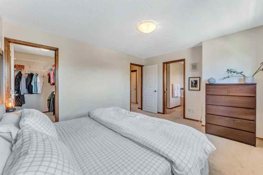 MLS® A2252276 - 4715 Elgin Avenue SE in McKenzie Towne Calgary, Residential