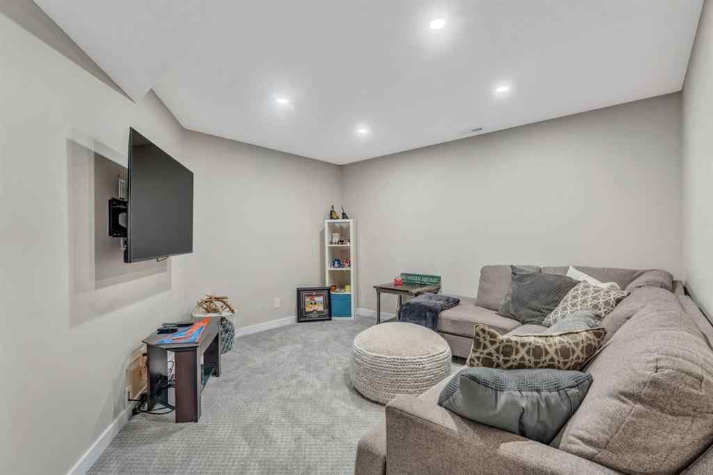 MLS® A2252276 - 4715 Elgin Avenue SE in McKenzie Towne Calgary, Residential