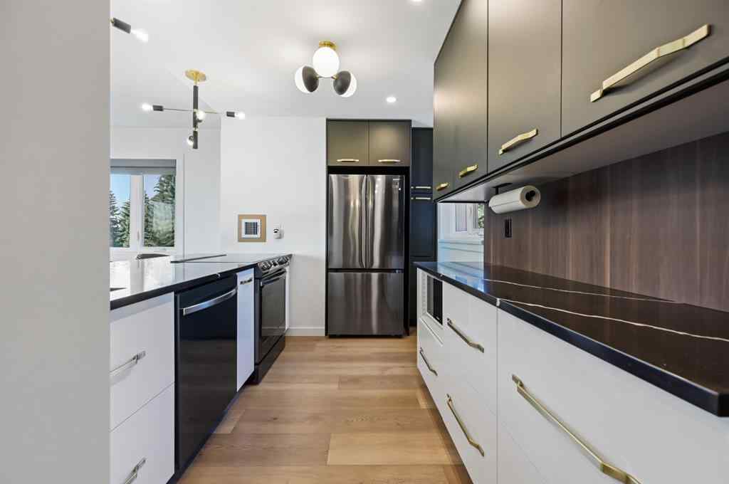 MLS® A2252279 - Unit #401 3204 Rideau Place SW in Rideau Park Calgary, Residential