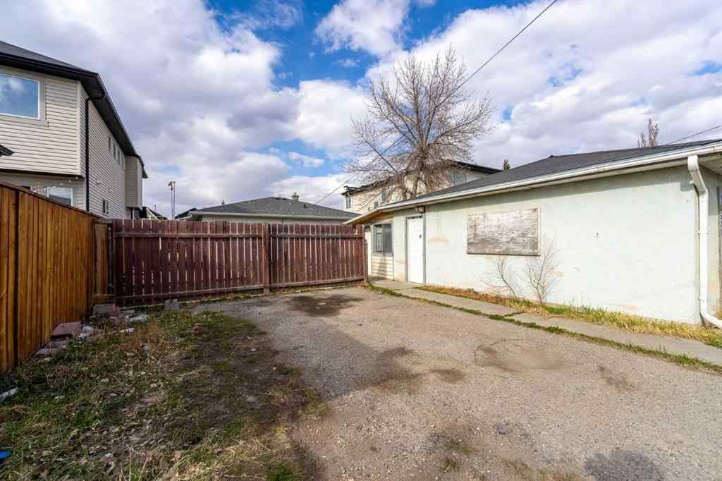 MLS® A2252280 - 8531 47 Avenue NW in Bowness Calgary, Residential