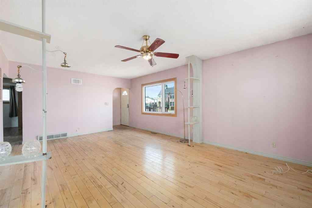 MLS® A2252280 - 8531 47 Avenue NW in Bowness Calgary, Residential
