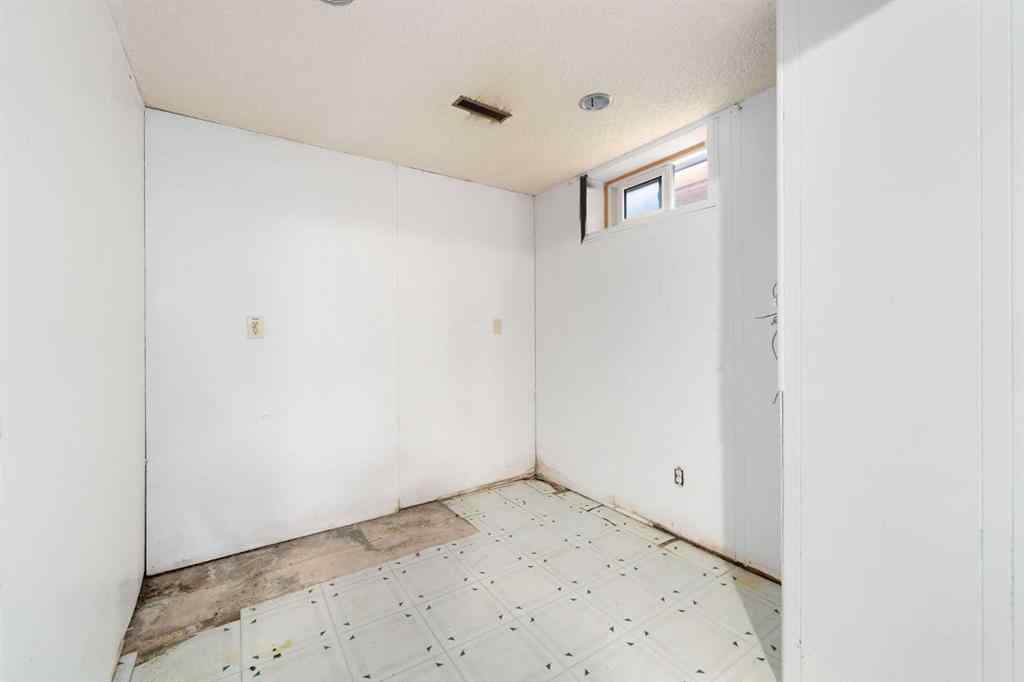 MLS® A2252280 - 8531 47 Avenue NW in Bowness Calgary, Residential