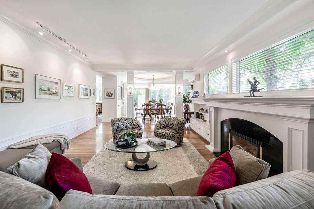 MLS® A2252307 - 509 15 Avenue NE in Renfrew Calgary, Residential