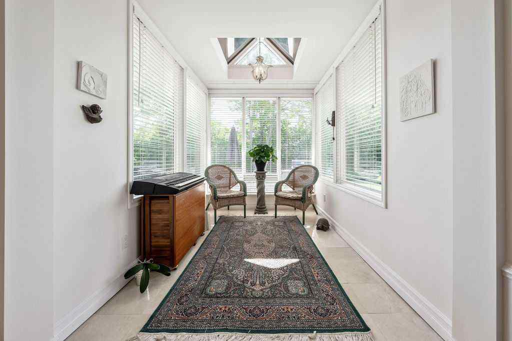 MLS® A2252307 - 509 15 Avenue NE in Renfrew Calgary, Residential