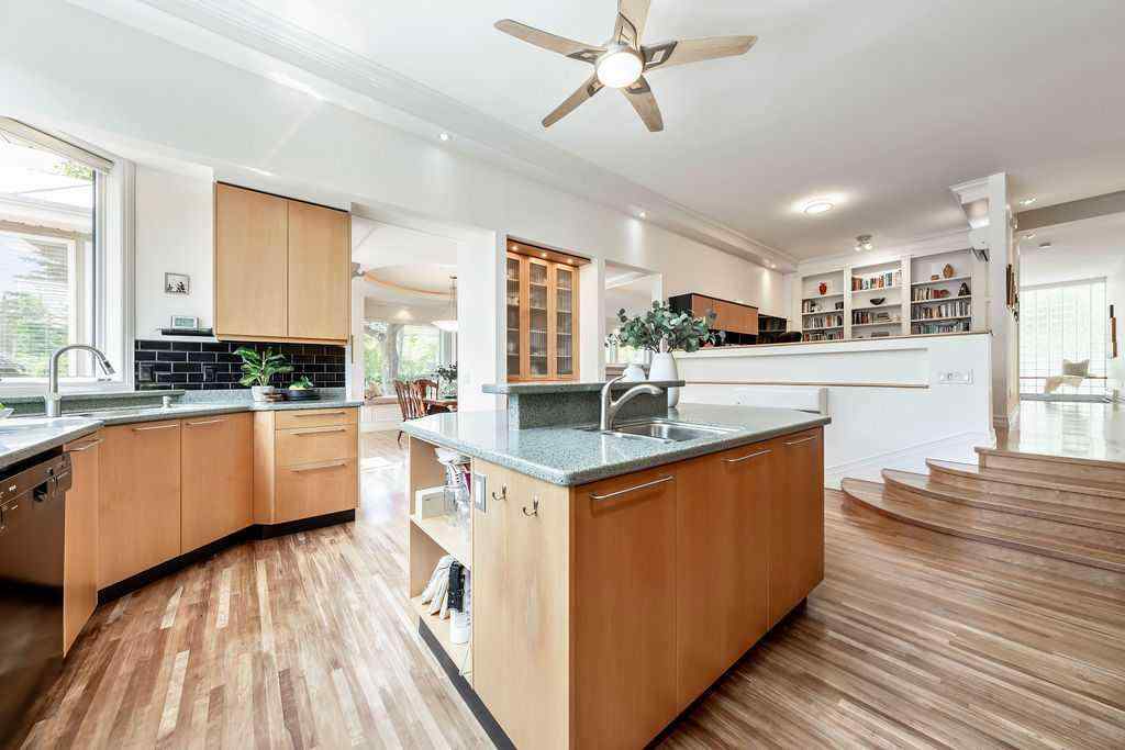 MLS® A2252307 - 509 15 Avenue NE in Renfrew Calgary, Residential